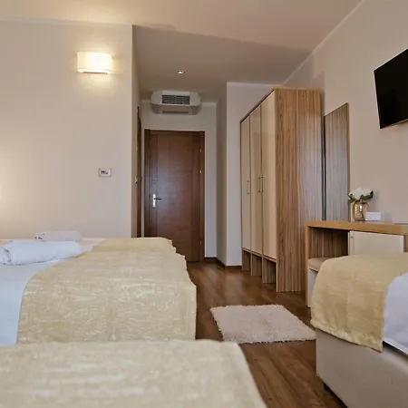 Luna Hotel