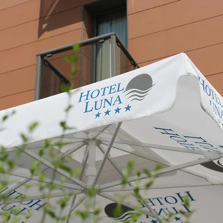 Luna Hotel