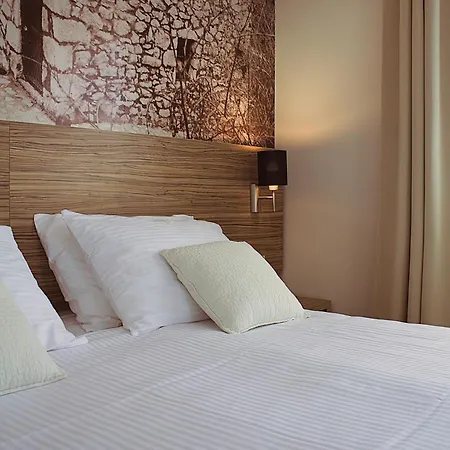 Luna Hotel