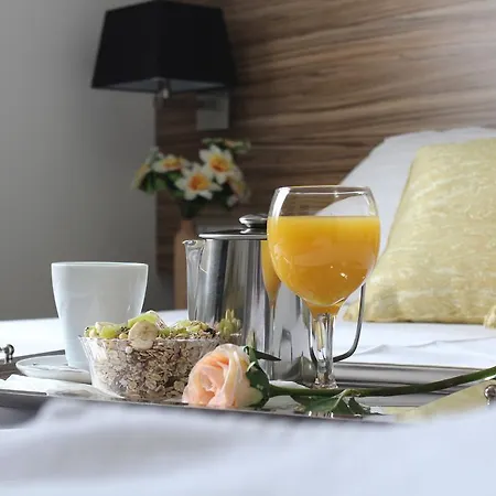 Luna Hotel 4*